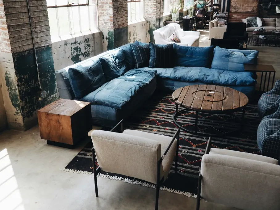 anna-sullivan-FKZsWsFiNDs-unsplash1
